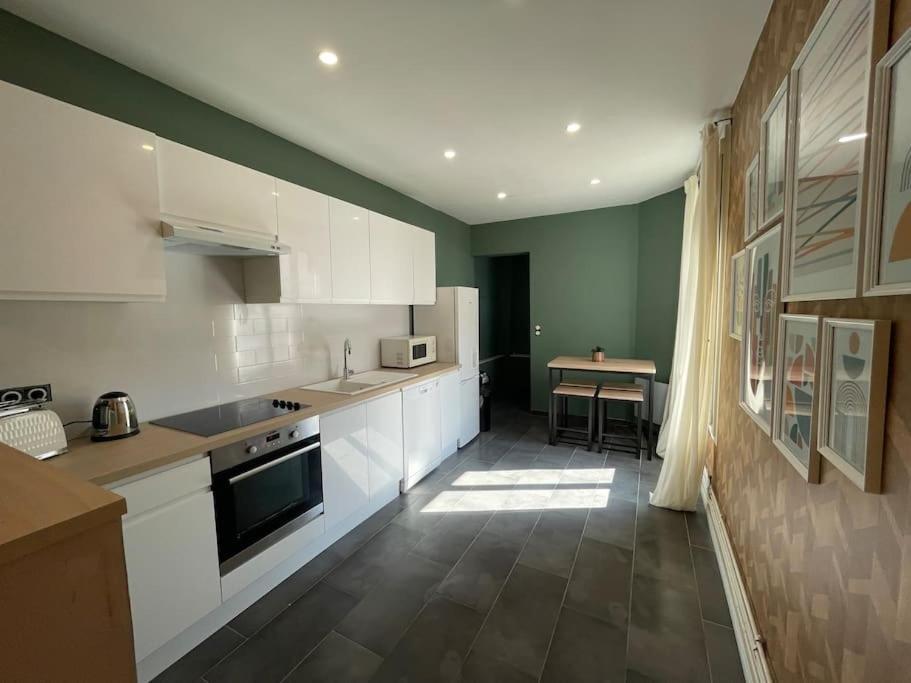 Appartement Spacieux A Deux Pas Du Centre Reims Extérieur photo