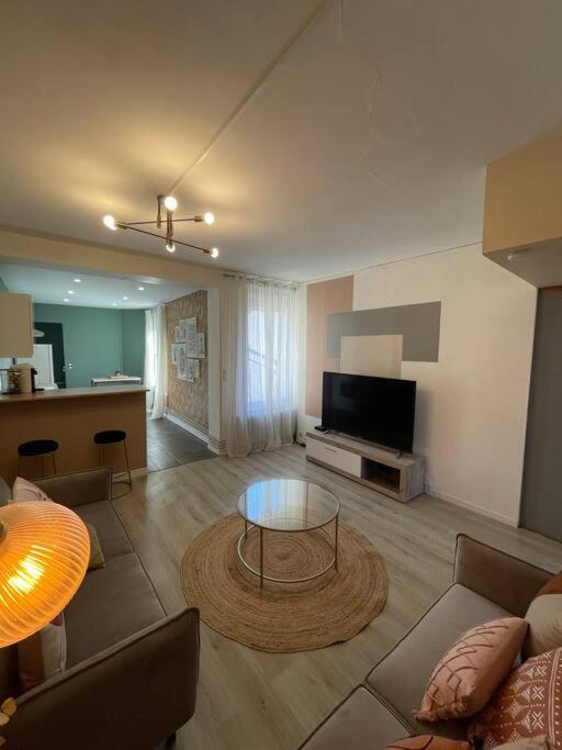 Appartement Spacieux A Deux Pas Du Centre Reims Extérieur photo